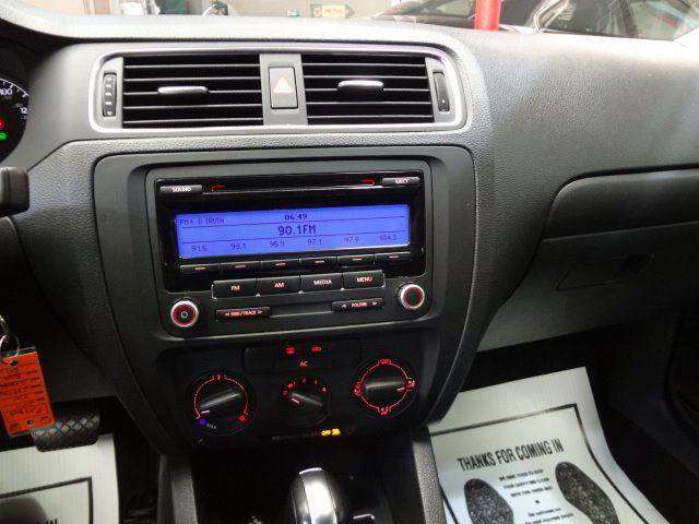 Volkswagen Jetta 2011 photo 44